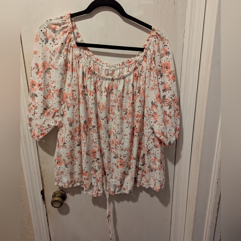 Full Circle Trends with love, floral, eyelet, short sleeve blouse, size 3X